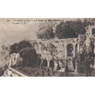 Gourdon - Les Ruines du vieux Château et le Jardin